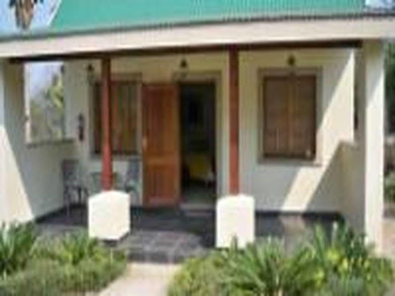 Country Lane Lodge Уайт Ривър Екстериор снимка